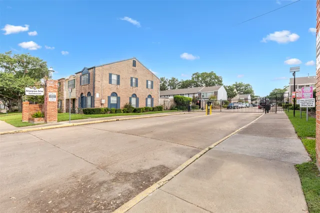 $1,790 | 2107 Lander Lane, Unit 80, Houston, TX 77057