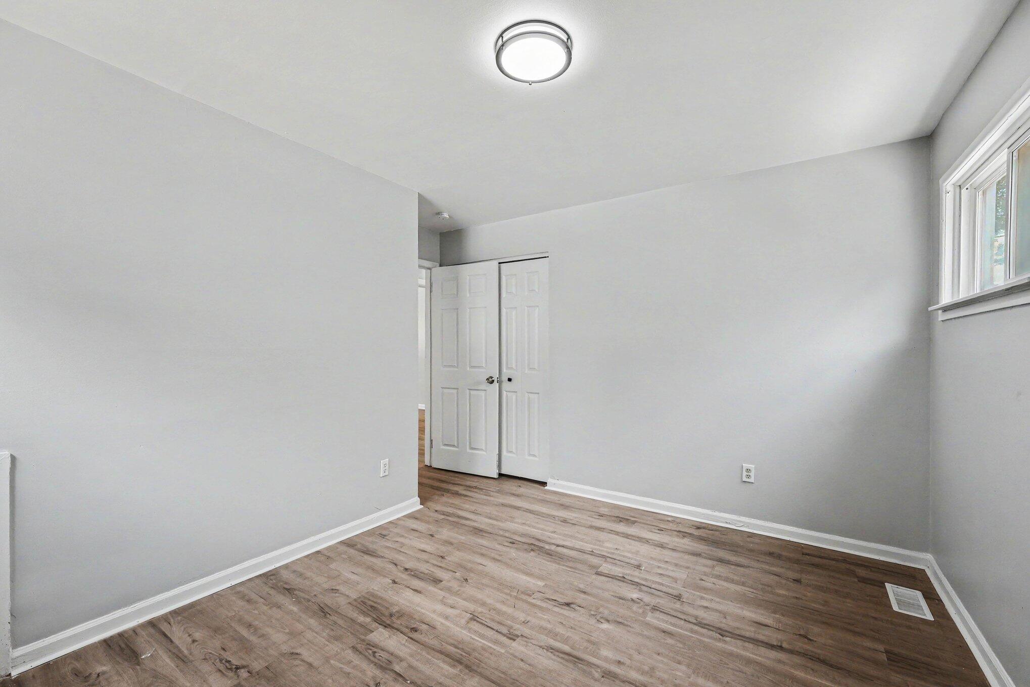 26432 Annapolis Street Inkster, MI 48141 - Photo 9 of 16 010_file_8375