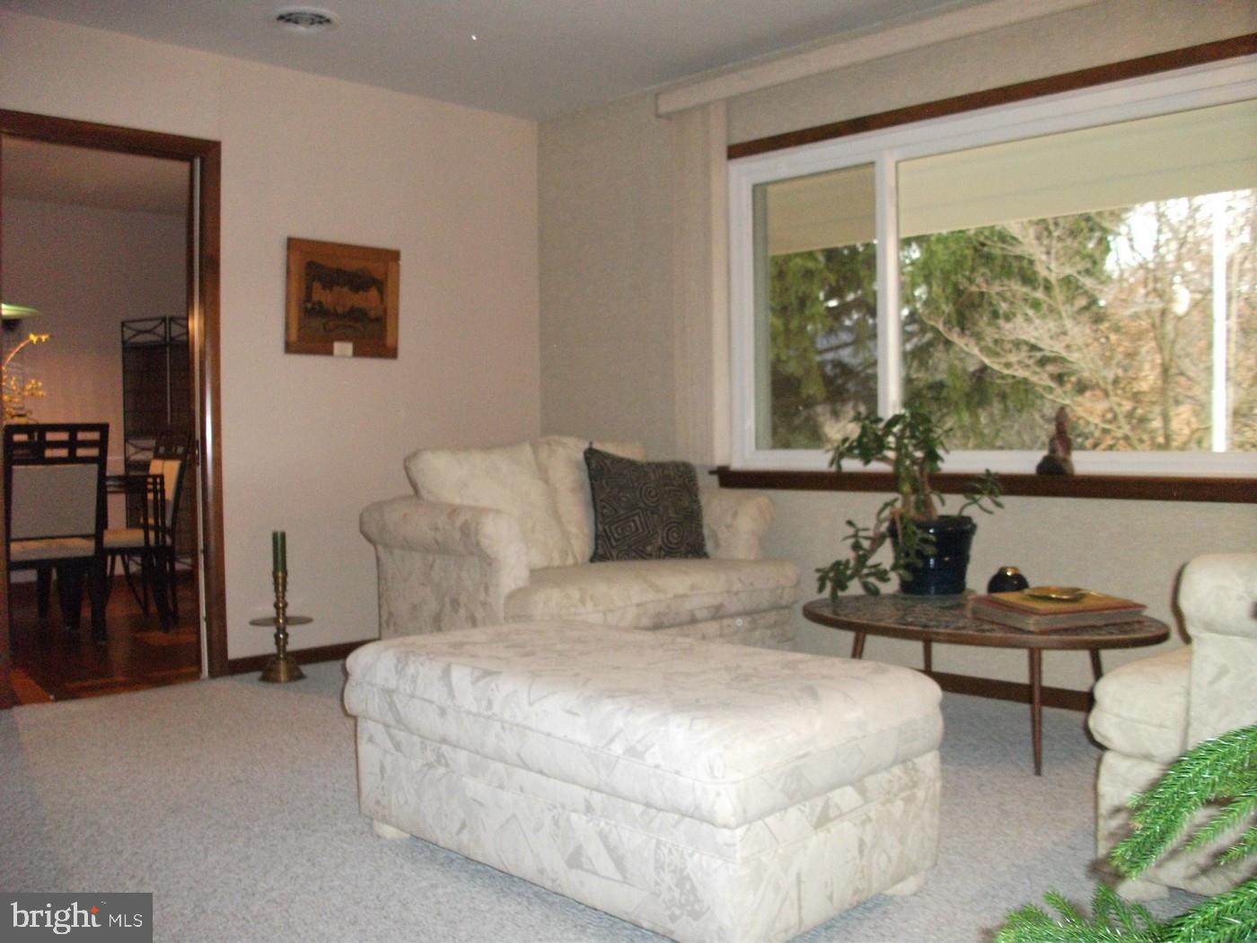 11102 Mapleville Road Hagerstown, MD 21742 - Photo 11 of 61 Formal Living Room