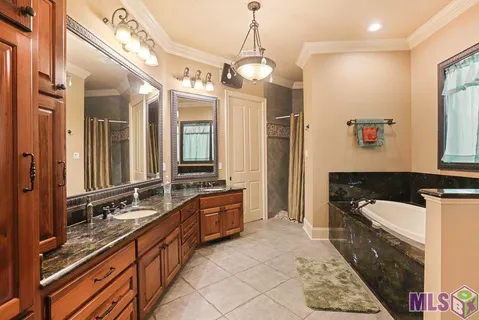 $565,000 | 6919 Lagoon Court, Greenwell Springs, LA 70739