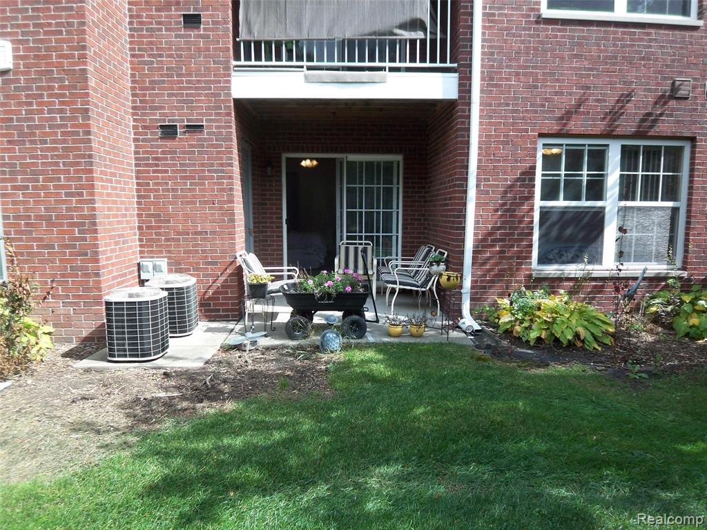 33492 Utica Road, Unit 4 Fraser, MI 48026 - Photo 21 of 24