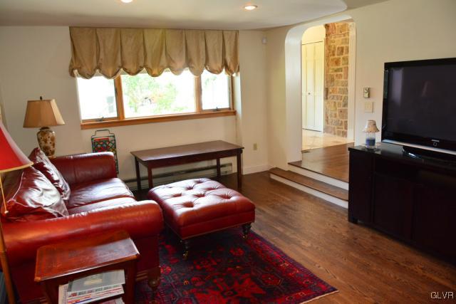 961 Oplinger Road Allentown, PA 18106 - Photo 13 of 37 Family Room