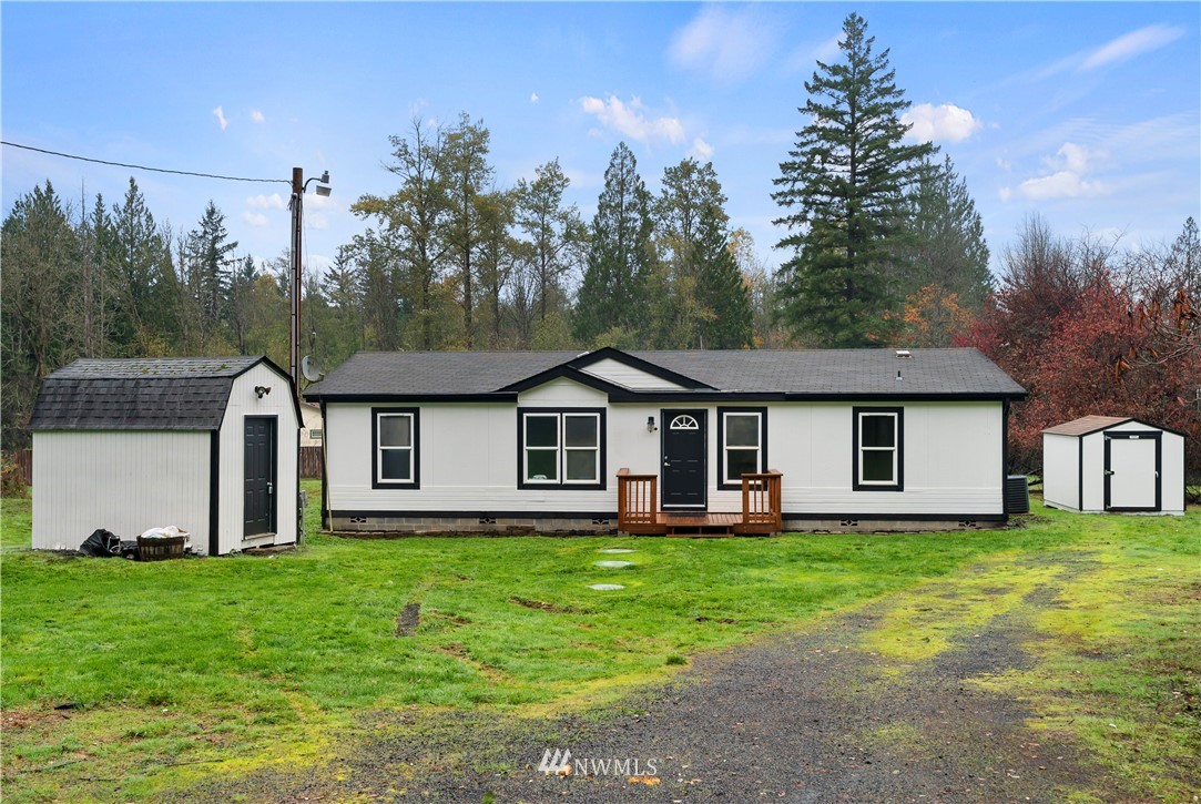 259 Sommerville Road Chehalis, WA 98532 - Photo 1 of 25 a front view of house with yard and green space