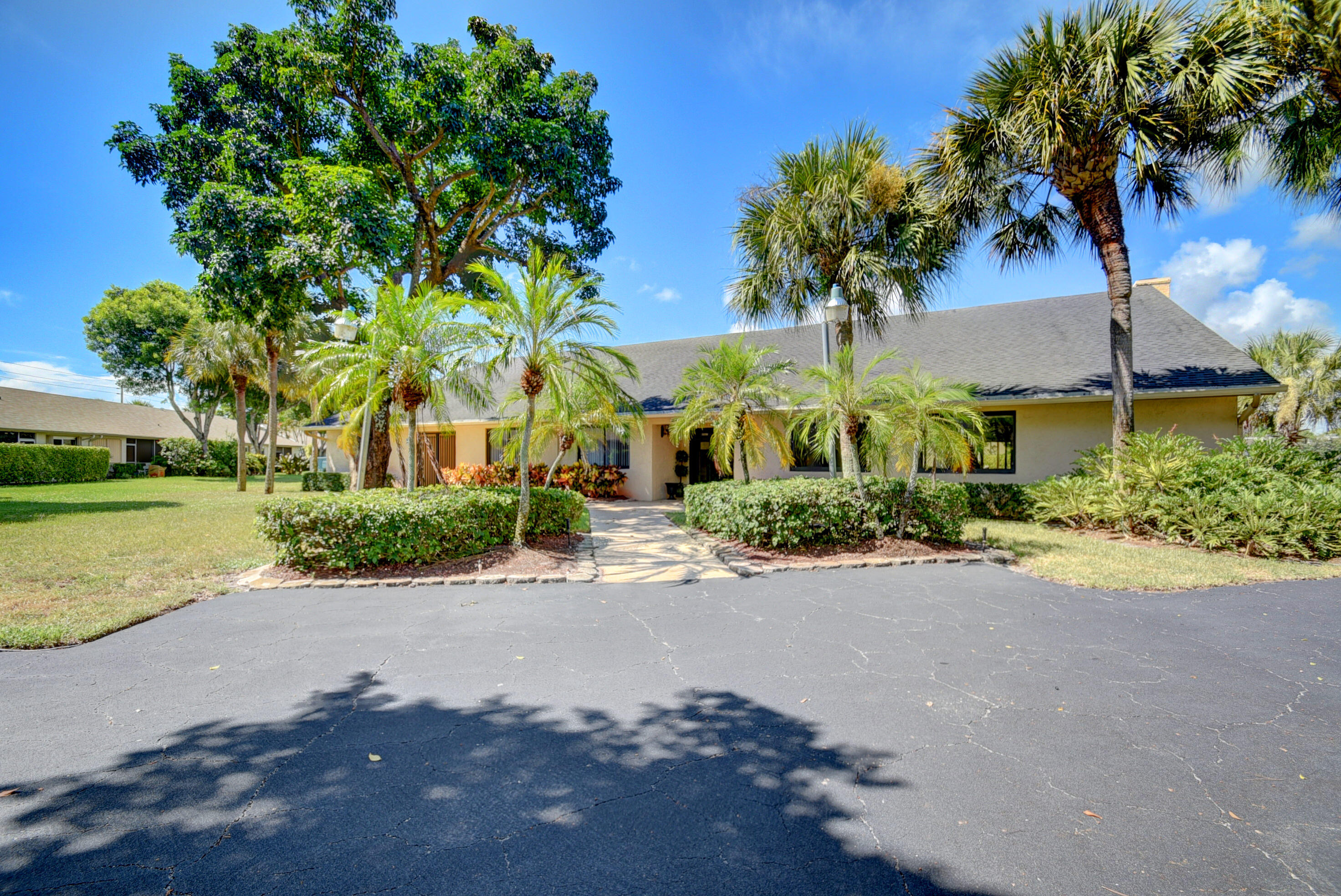 724 Lago Road Delray Beach, FL 33445 - Photo 33 of 37 Lago Del Ray (1)