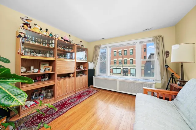 $556,800 | 1303 West Chicago Avenue, Chicago, IL 60642