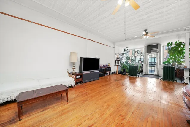 $556,800 | 1303 West Chicago Avenue, Chicago, IL 60642