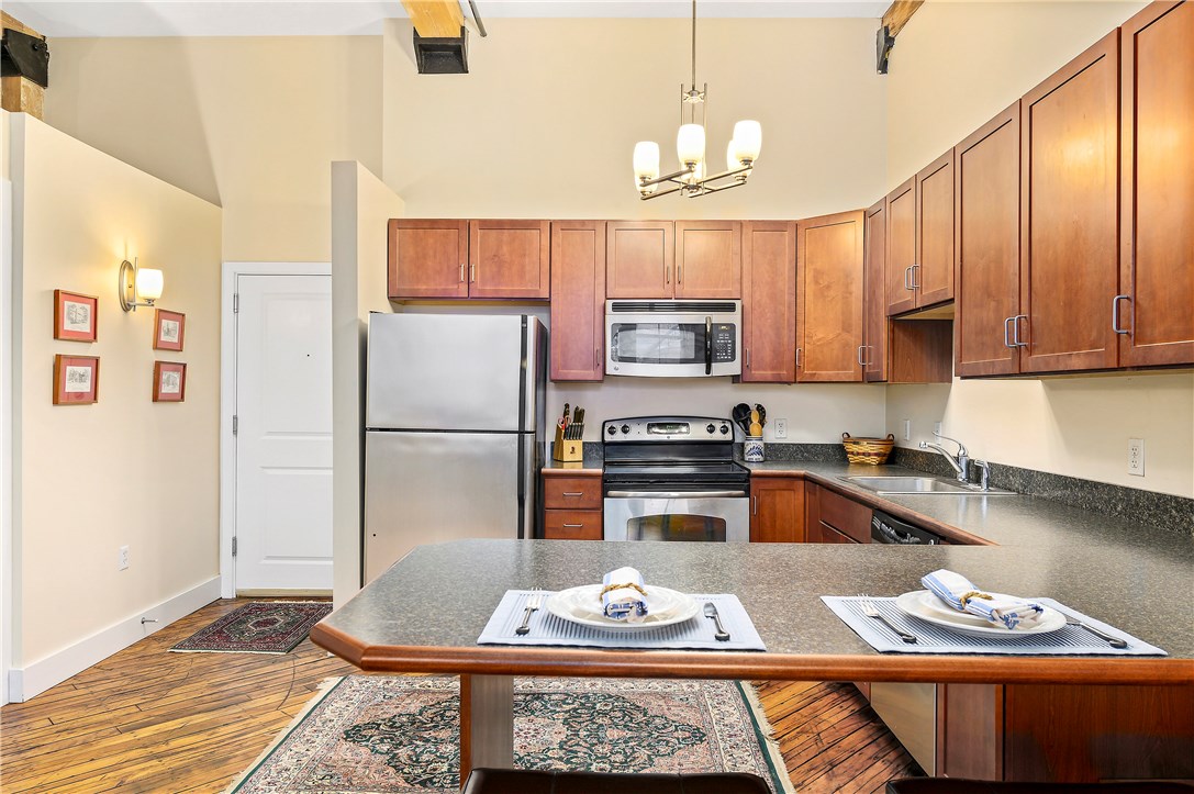 99 Allen Street, Unit 106 Woonsocket, RI 02895 - Photo 1 of 29 Eat in Kitchen