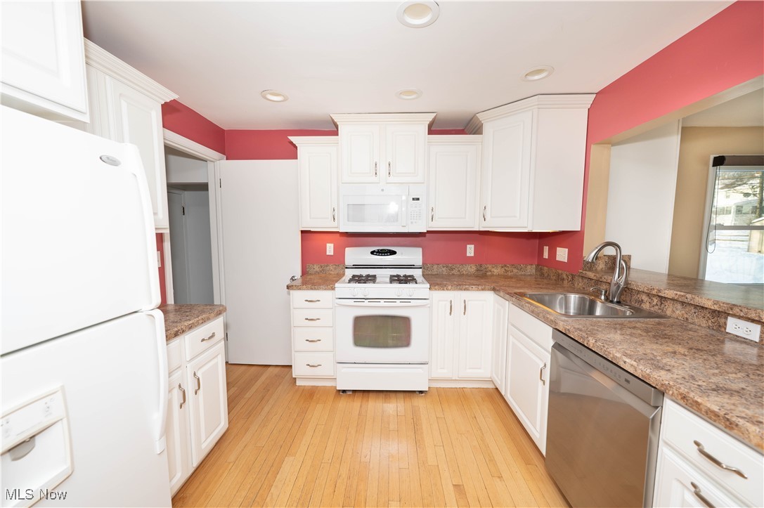 1120 Croyden Road Lyndhurst, OH 44124 - Photo 15 of 50