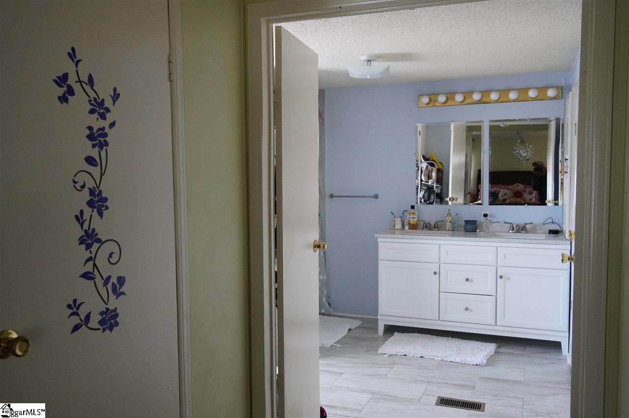 105 Sagewood Court Fountain Inn, SC 29644 - Photo 13 of 24 Gallery Image 13