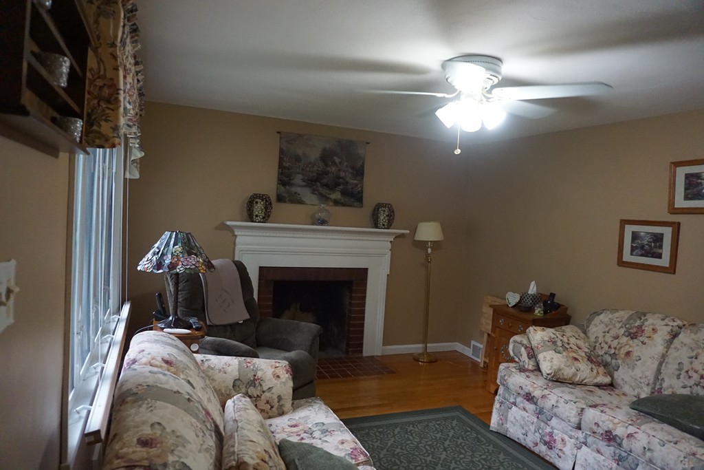 17 Doyle Avenue Springfield, MA 01104 - Photo 15 of 25 Gallery Image 15