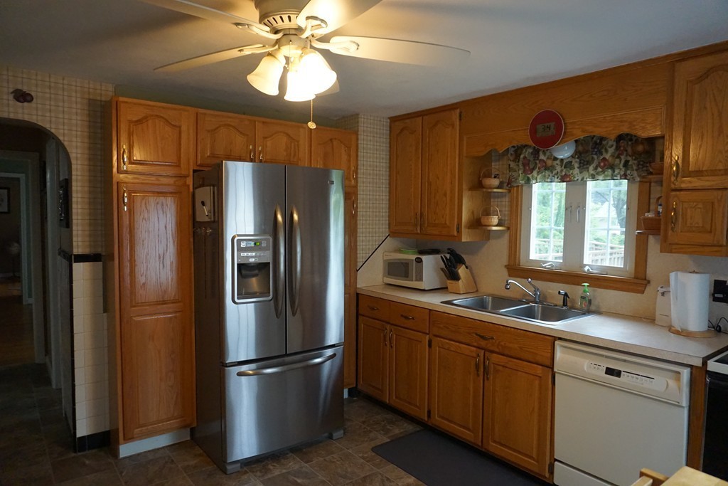 17 Doyle Avenue Springfield, MA 01104 - Photo 8 of 25 Gallery Image 8