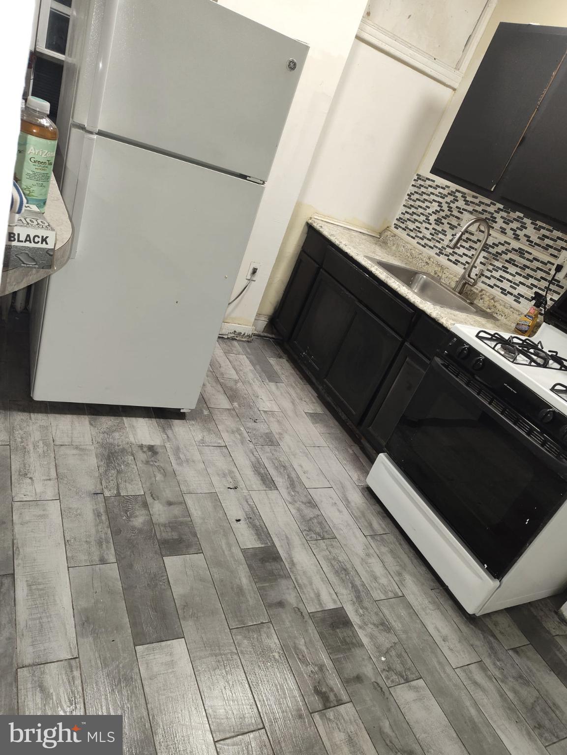 260 West Queen Lane Philadelphia, PA 19144 - Photo 23 of 34 a view of washer and dryer