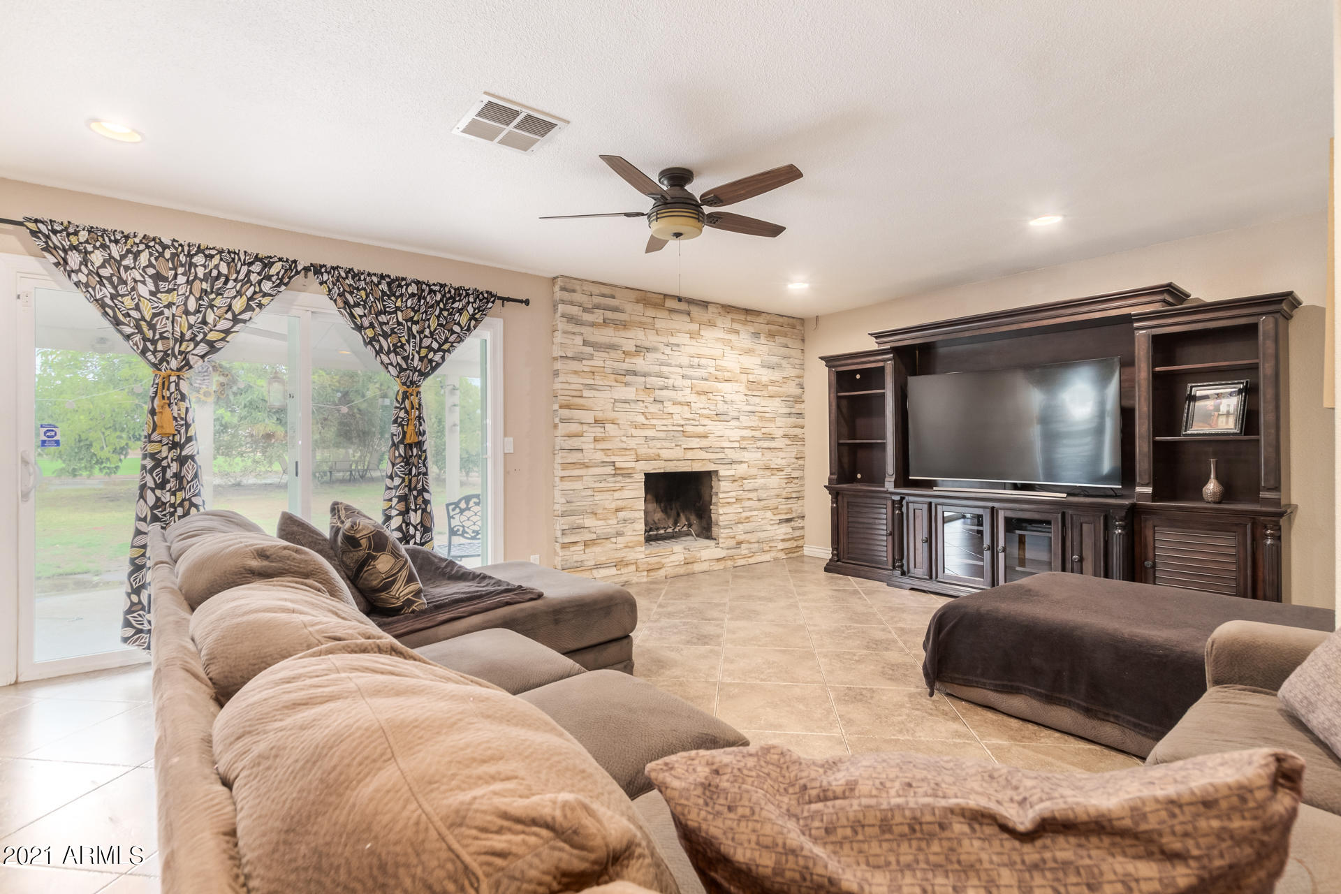 841 South Power Road Mesa, AZ 85206 - Photo 3 of 28 08-Power