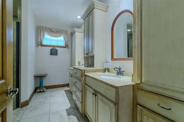 $895,000 | 5795 Southwest 43rd Place, Ocala, FL 34474