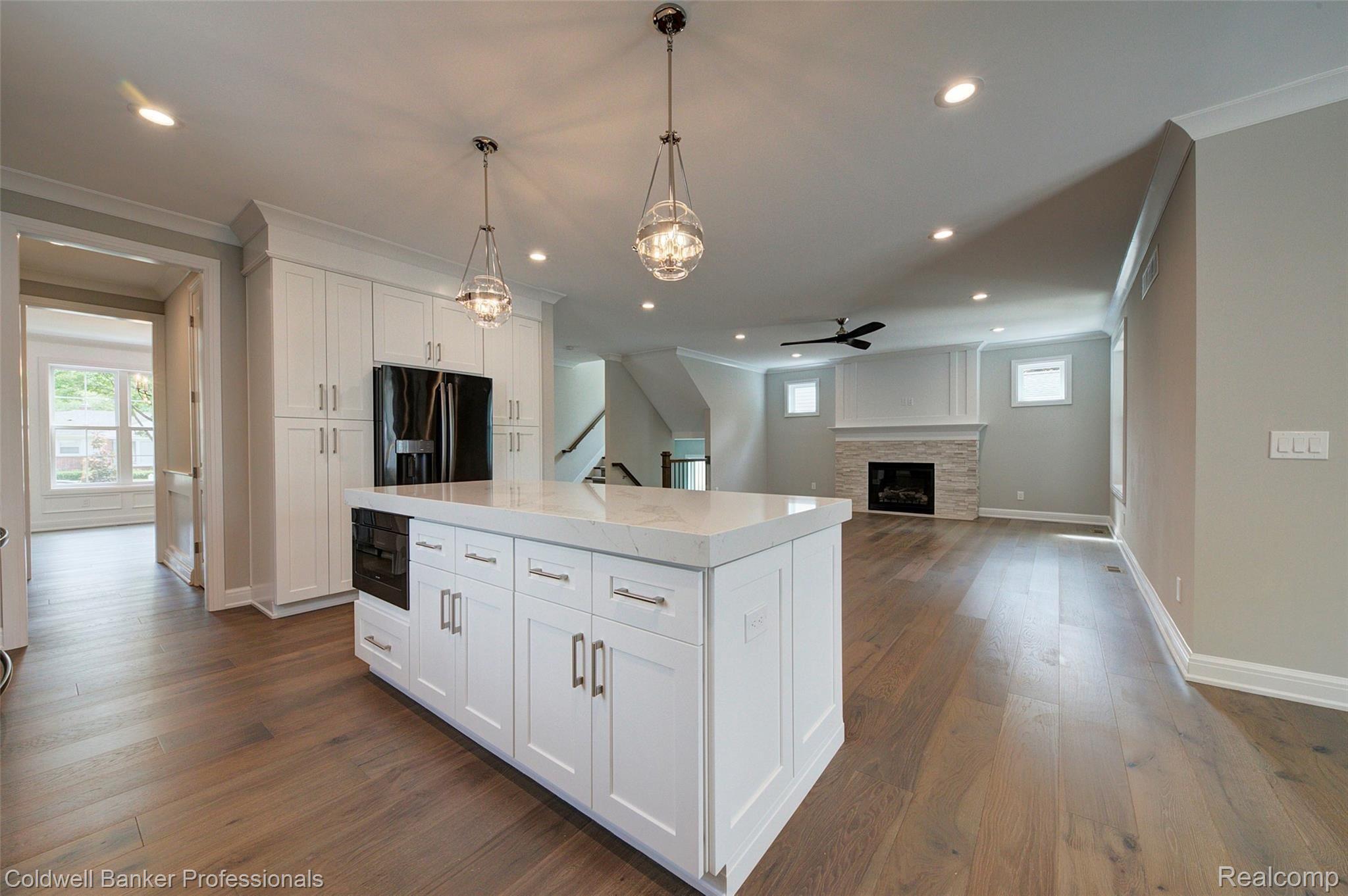 2413 Manchester Road Birmingham, MI 48009 - Photo 30 of 84 4H8A7172_3_4.jpg