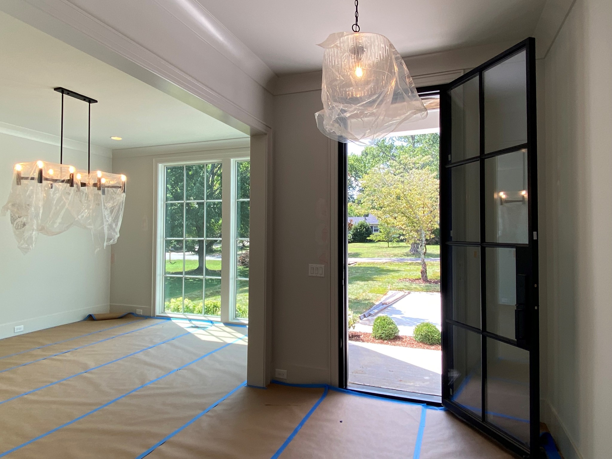 3620 Robin Road Nashville, TN 37204 - Photo 3 of 32 a view of an empty room with a window