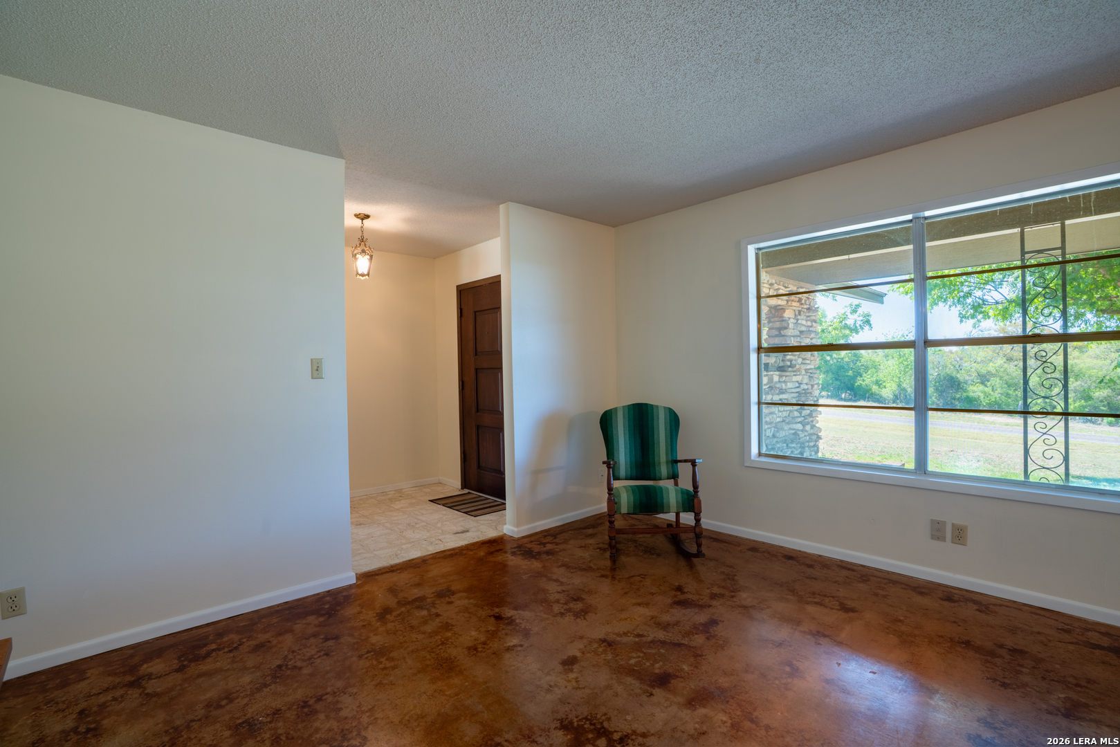 542 Ranch To Market 473 Comfort, TX 78013 - Photo 8 of 31 a living room with a window