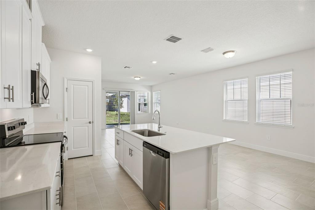 2292 Hen Road Minneola, FL 34715 - Photo 13 of 30