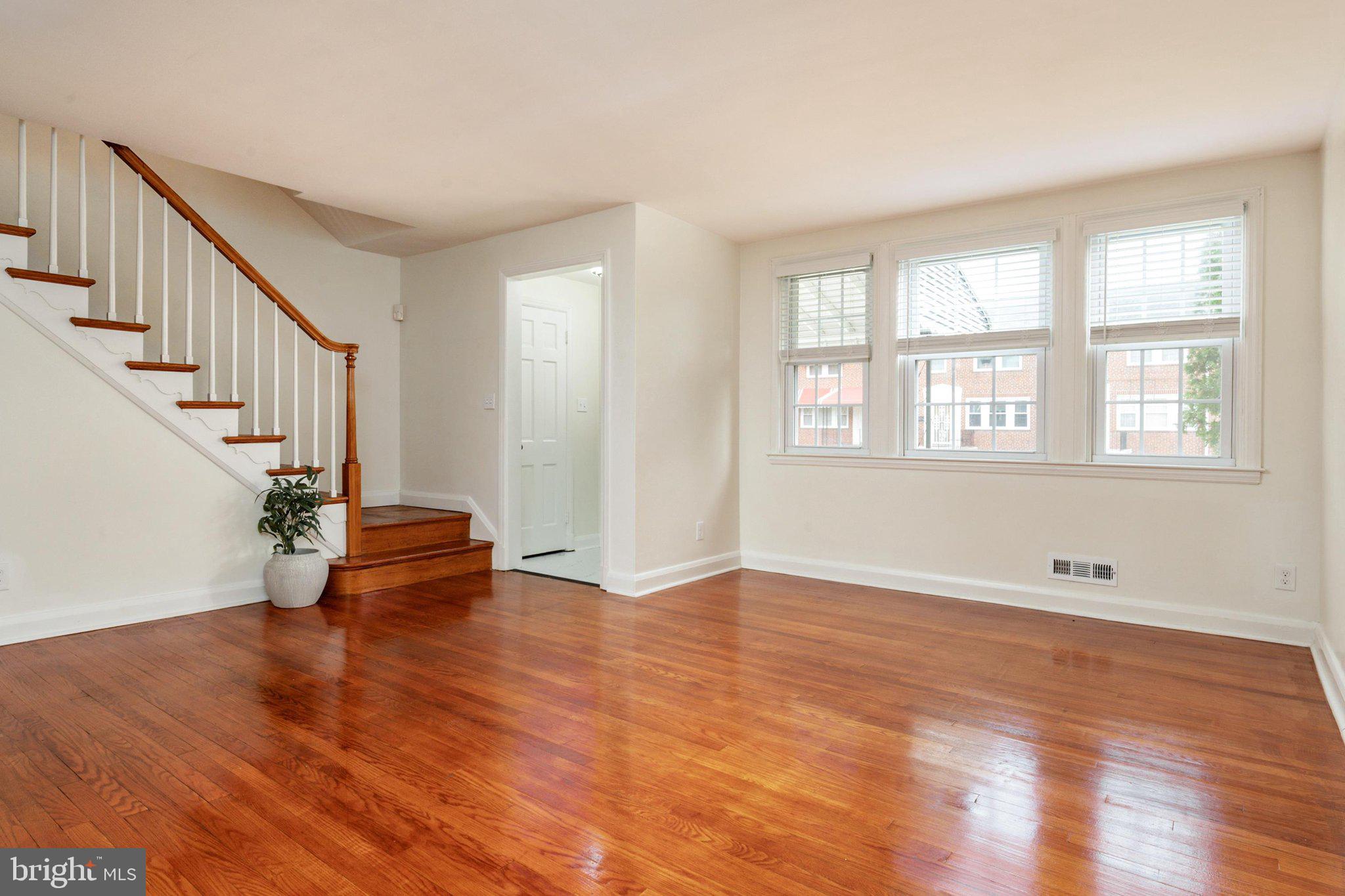 1521 Kennewick Road Baltimore, MD 21218 - Photo 4 of 31
