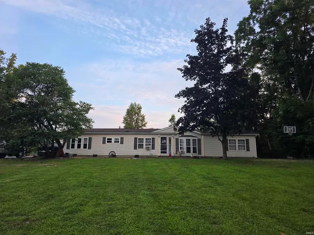 $230,000 | 8013 East 250 South, Pierceton, IN 46562