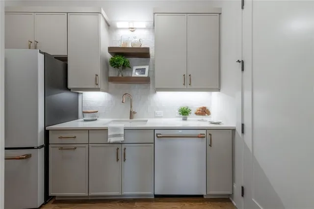 a view of a window in a room