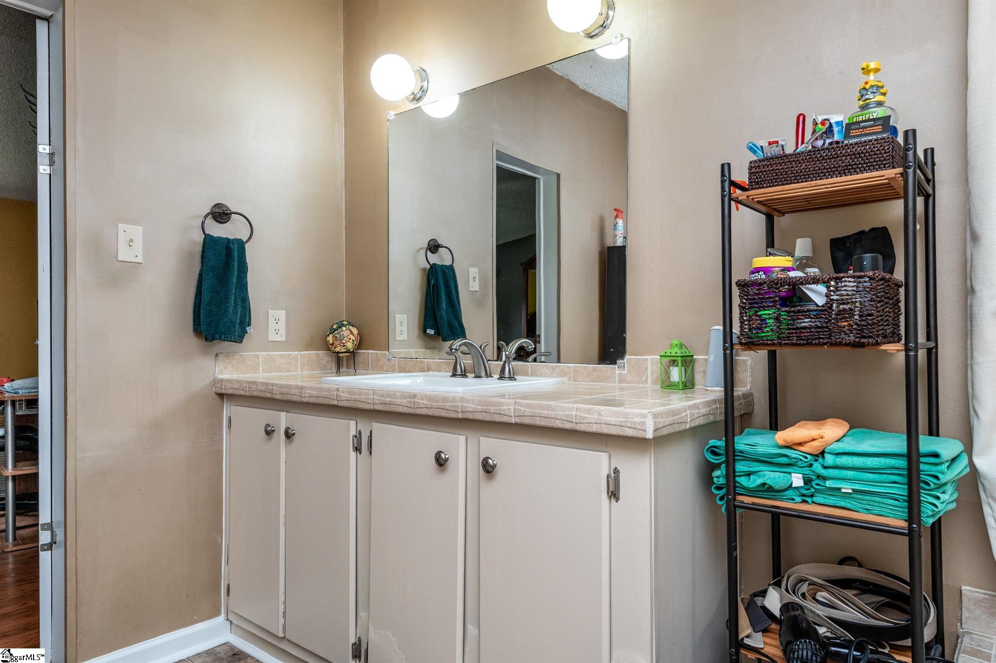 243 Tapp Road Greer, SC 29651 - Photo 12 of 24