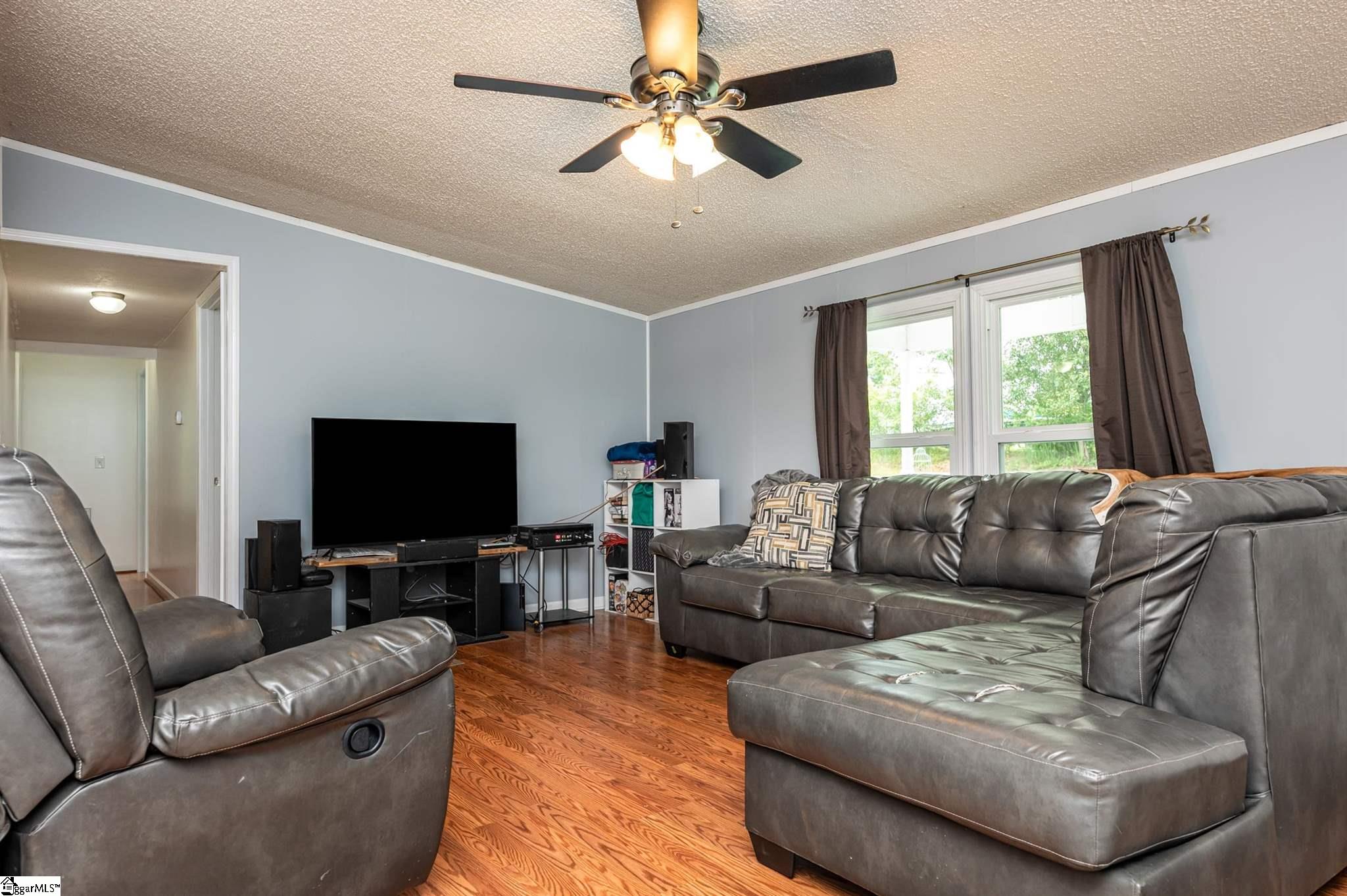 243 Tapp Road Greer, SC 29651 - Photo 5 of 24