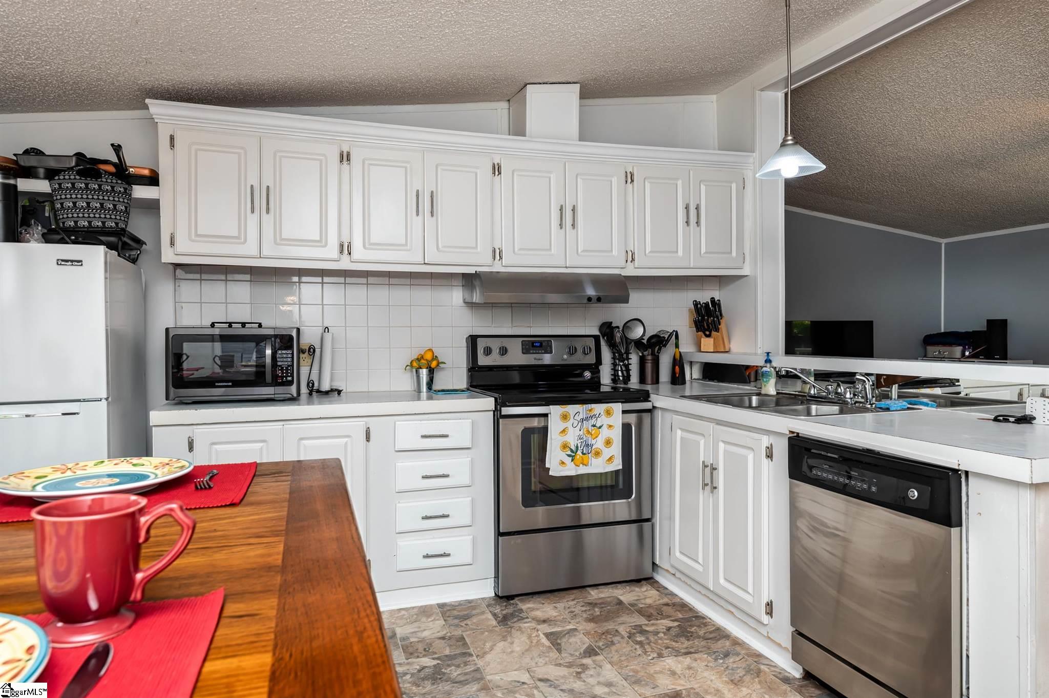 243 Tapp Road Greer, SC 29651 - Photo 6 of 24