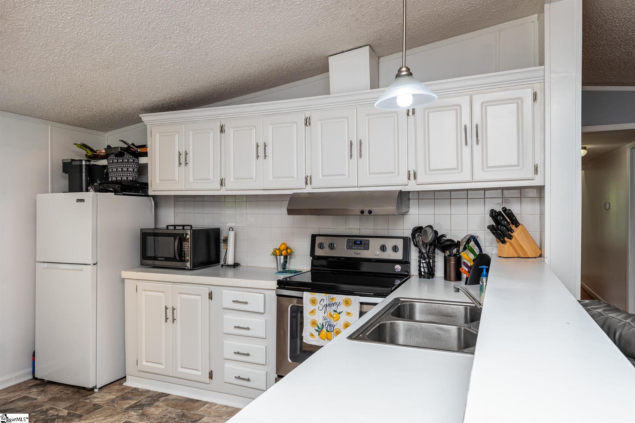 243 Tapp Road Greer, SC 29651 - Photo 8 of 24