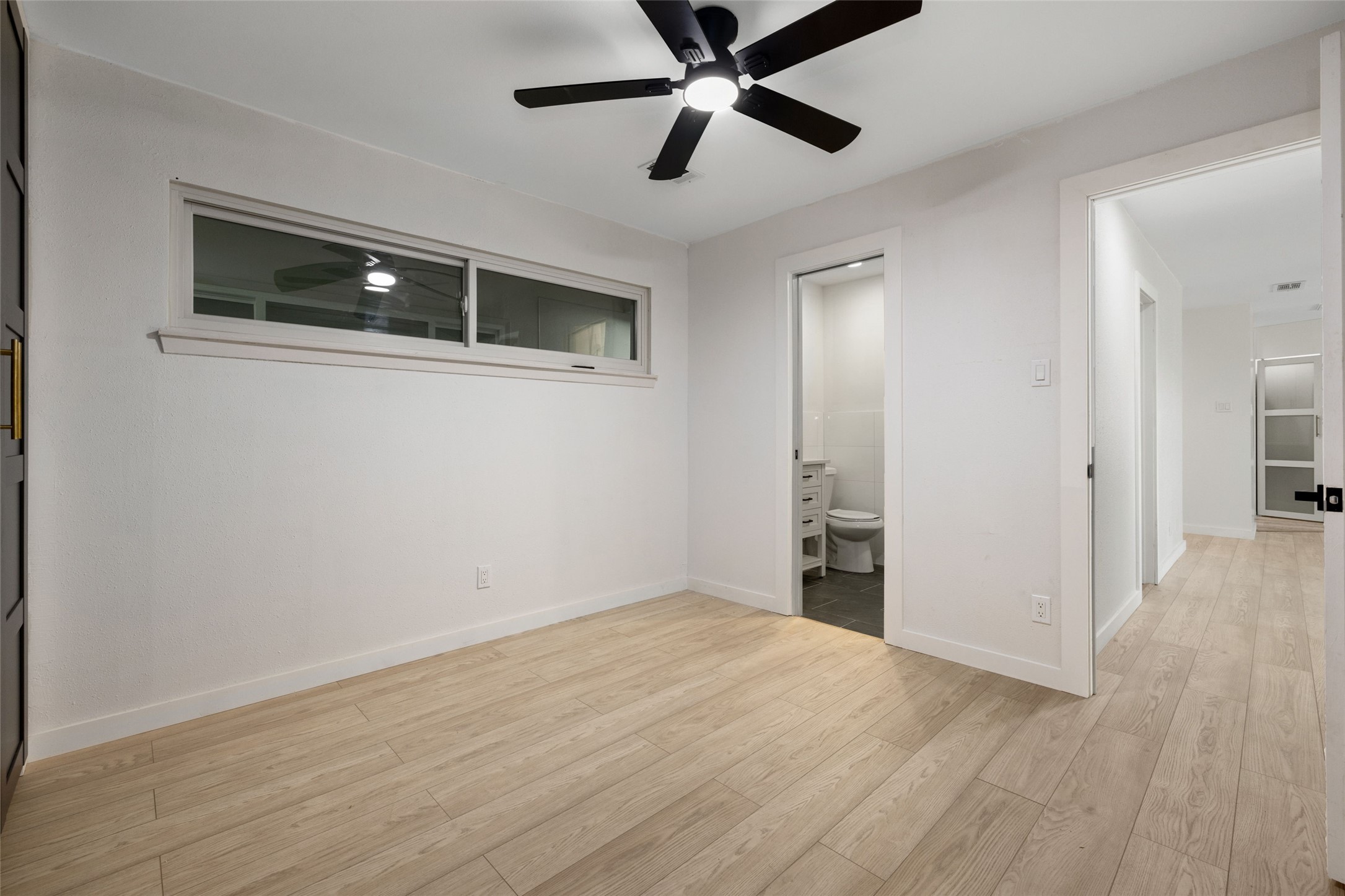 909 Silber Road, Unit 11 Houston, TX 77024 - Photo 18 of 27 Gallery Image 18