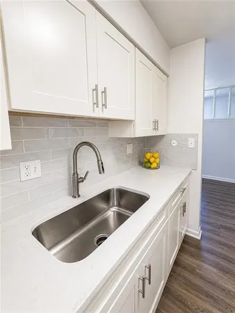 $163,000 | 6224 Robinson Street, Unit 4, Overland Park, KS 66202