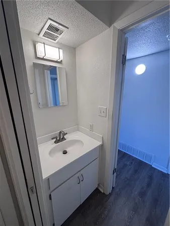 $163,000 | 6224 Robinson Street, Unit 4, Overland Park, KS 66202