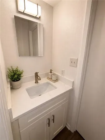 $163,000 | 6224 Robinson Street, Unit 4, Overland Park, KS 66202