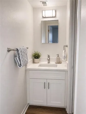 $163,000 | 6224 Robinson Street, Unit 4, Overland Park, KS 66202