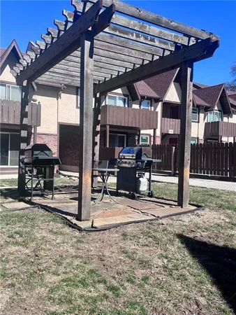 $163,000 | 6224 Robinson Street, Unit 4, Overland Park, KS 66202