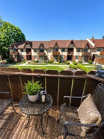 $163,000 | 6224 Robinson Street, Unit 4, Overland Park, KS 66202