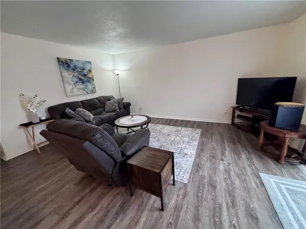 $163,000 | 6224 Robinson Street, Unit 4, Overland Park, KS 66202