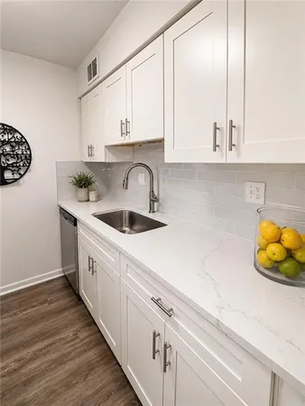 $163,000 | 6224 Robinson Street, Unit 4, Overland Park, KS 66202