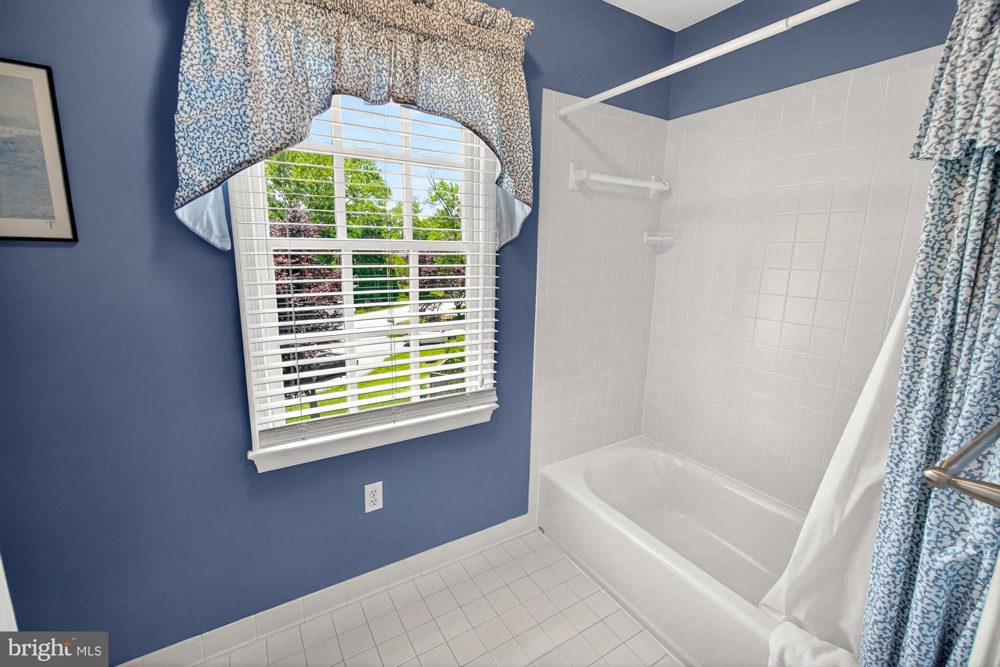 17212 Whites Road Poolesville, MD 20837 - Photo 64 of 104 Shower and short tub for the little ones!