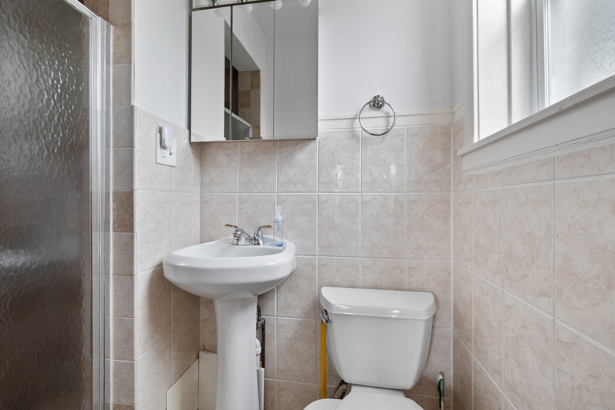 2732 West Greenleaf Avenue, Unit 3 Chicago, IL 60645 - Photo 12 of 15