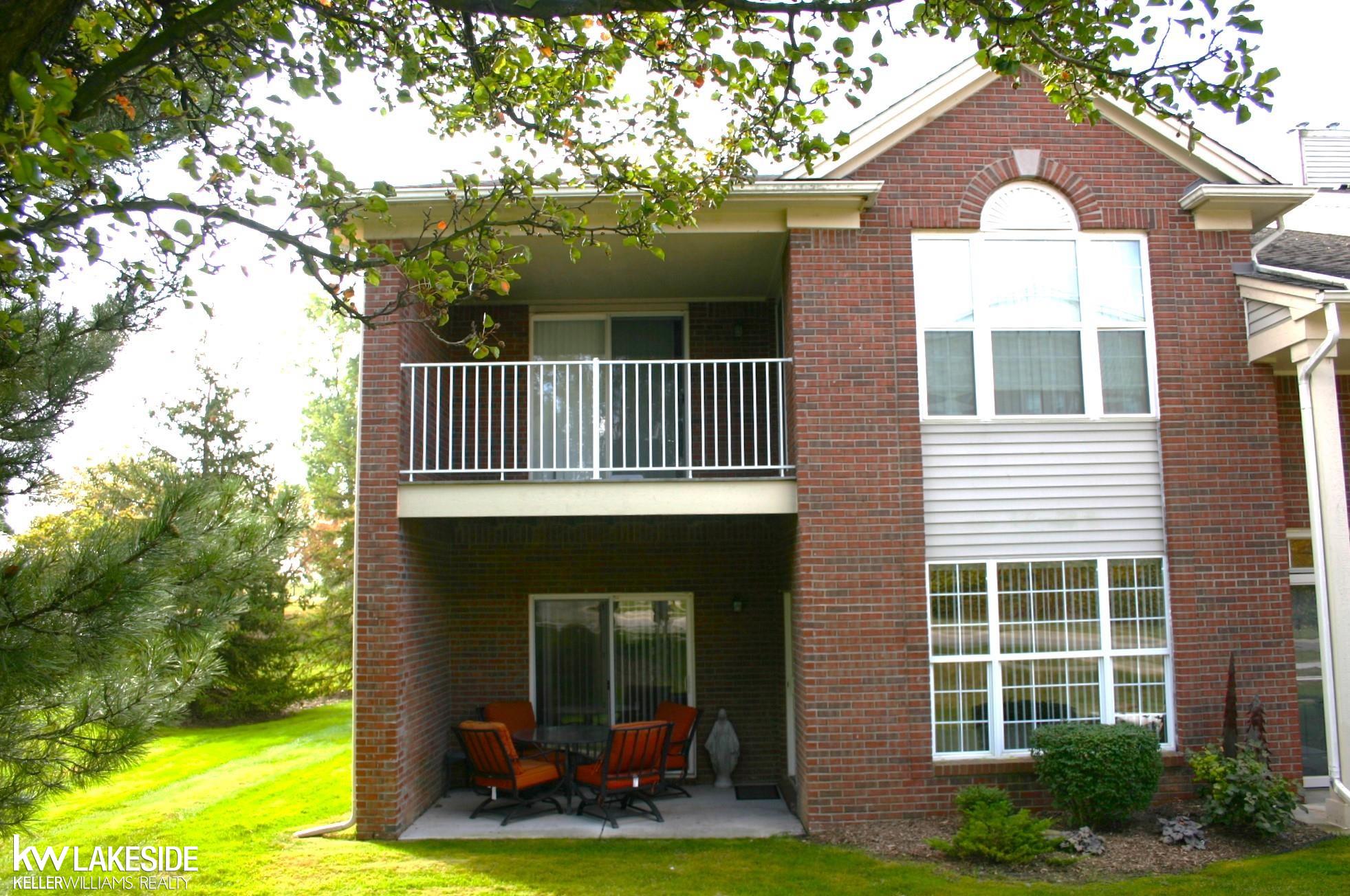 1792 Flagstone Circle Rochester, MI 48307 - Photo 32 of 32 50155948-d66c83ab-86de-4386-8ac8-b608d7b634f7.JPG