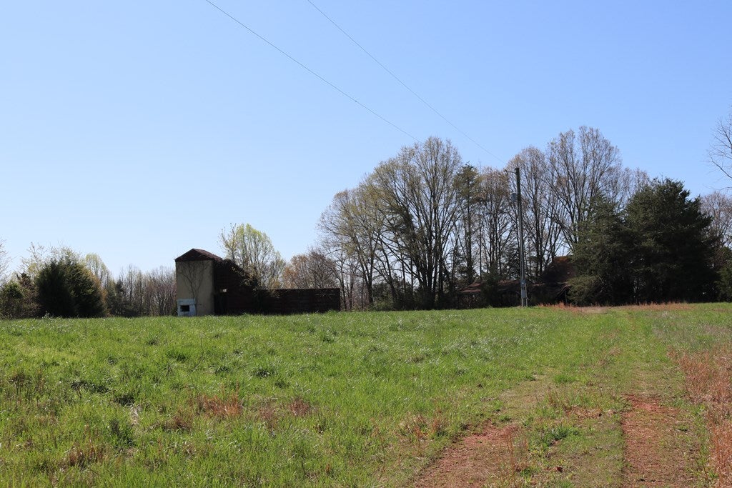 657 Jamestown Road, Unit 2 Farmville, VA 23901 - Photo 2 of 5 Gallery Image 2