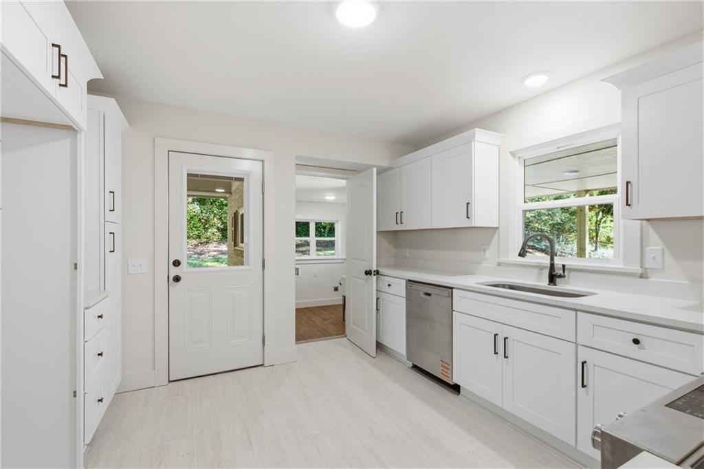 112 Woodland Street Clarkesville, GA 30523 - Photo 9 of 44