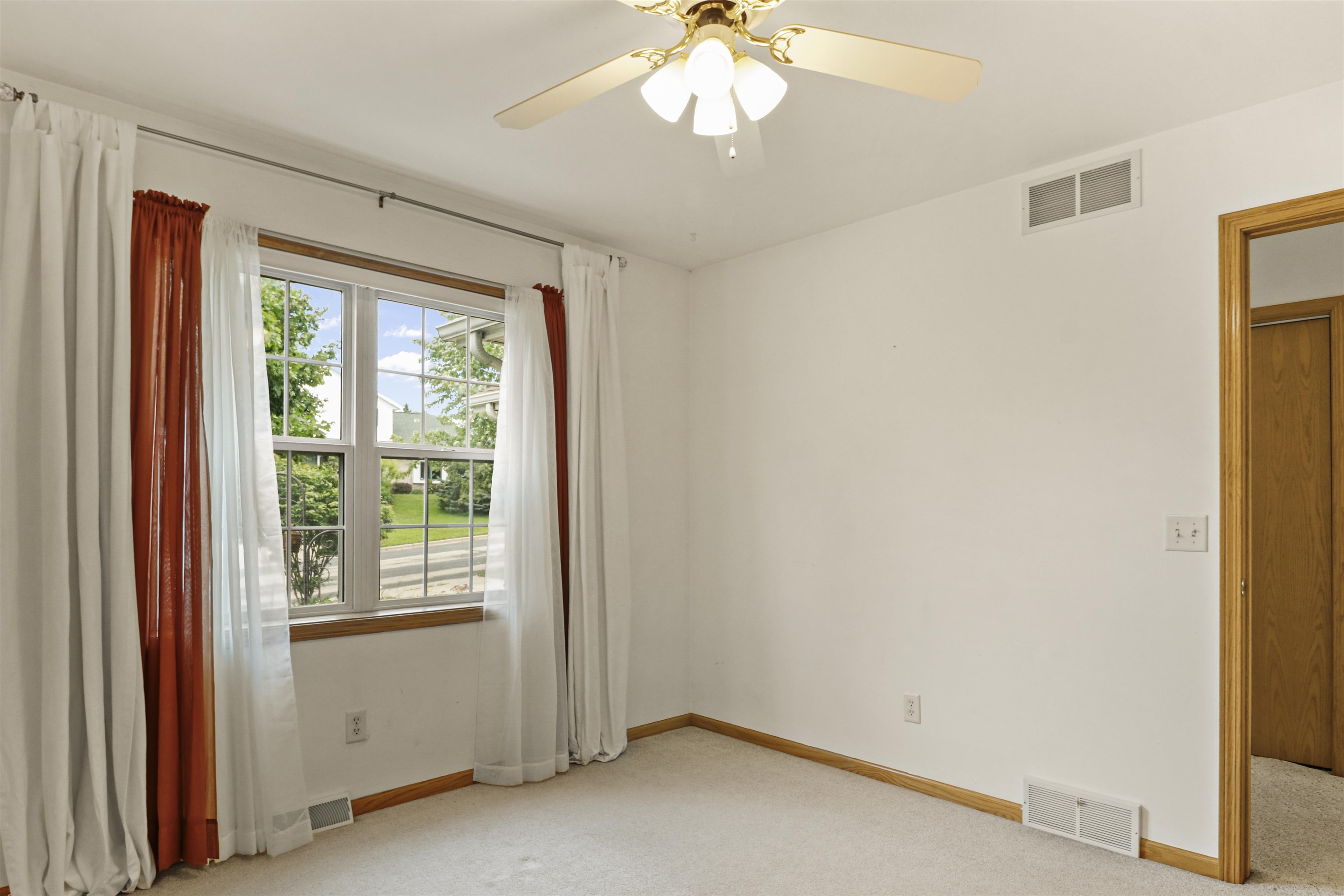 544 Berwick Drive Sun Prairie, WI 53590 - Photo 17 of 35