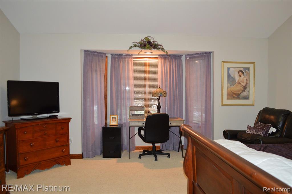 5346 Hartland Road Fenton, MI 48430 - Photo 12 of 24