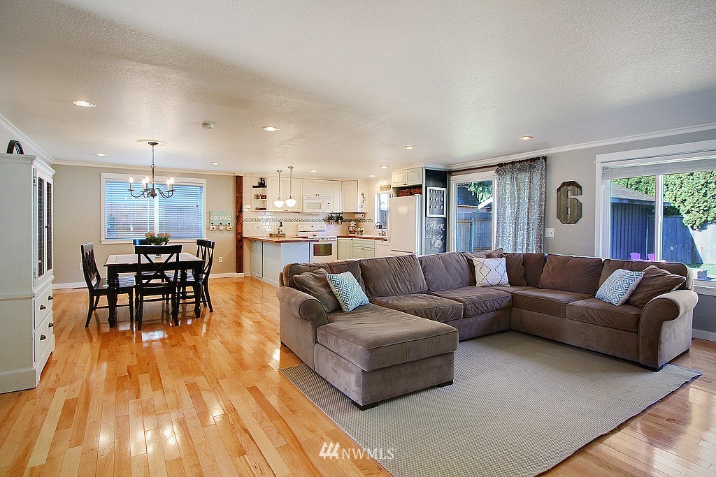 17604 28th Avenue Southeast Bothell, WA 98012 - Photo 2 of 16 Gallery Image 2