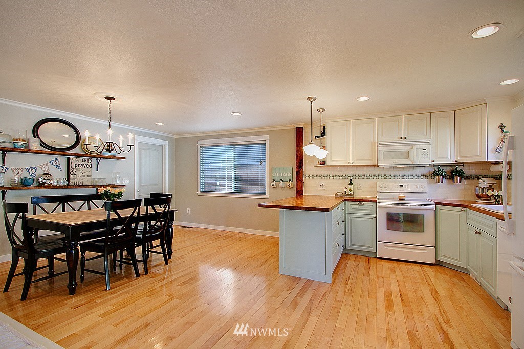 17604 28th Avenue Southeast Bothell, WA 98012 - Photo 4 of 16 Gallery Image 4