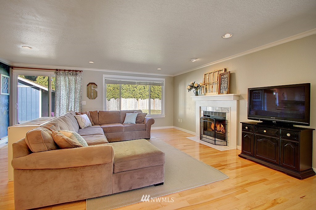 17604 28th Avenue Southeast Bothell, WA 98012 - Photo 6 of 16 Gallery Image 6