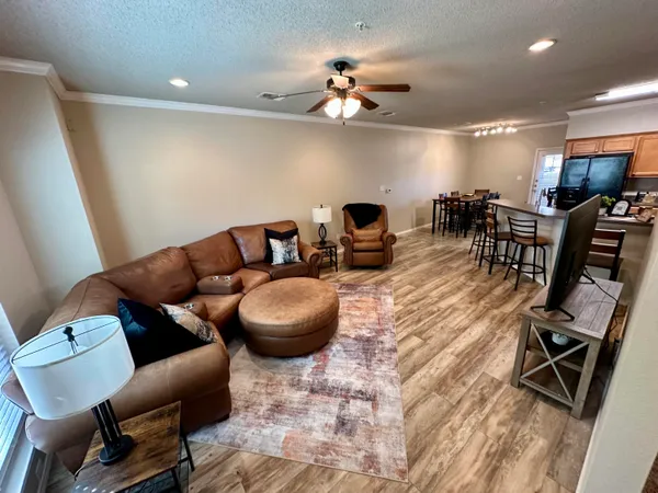 $2,200 | 2108 Main Street, Lubbock, TX 79401