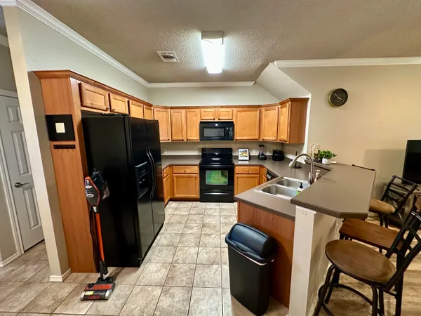 $2,200 | 2108 Main Street, Lubbock, TX 79401